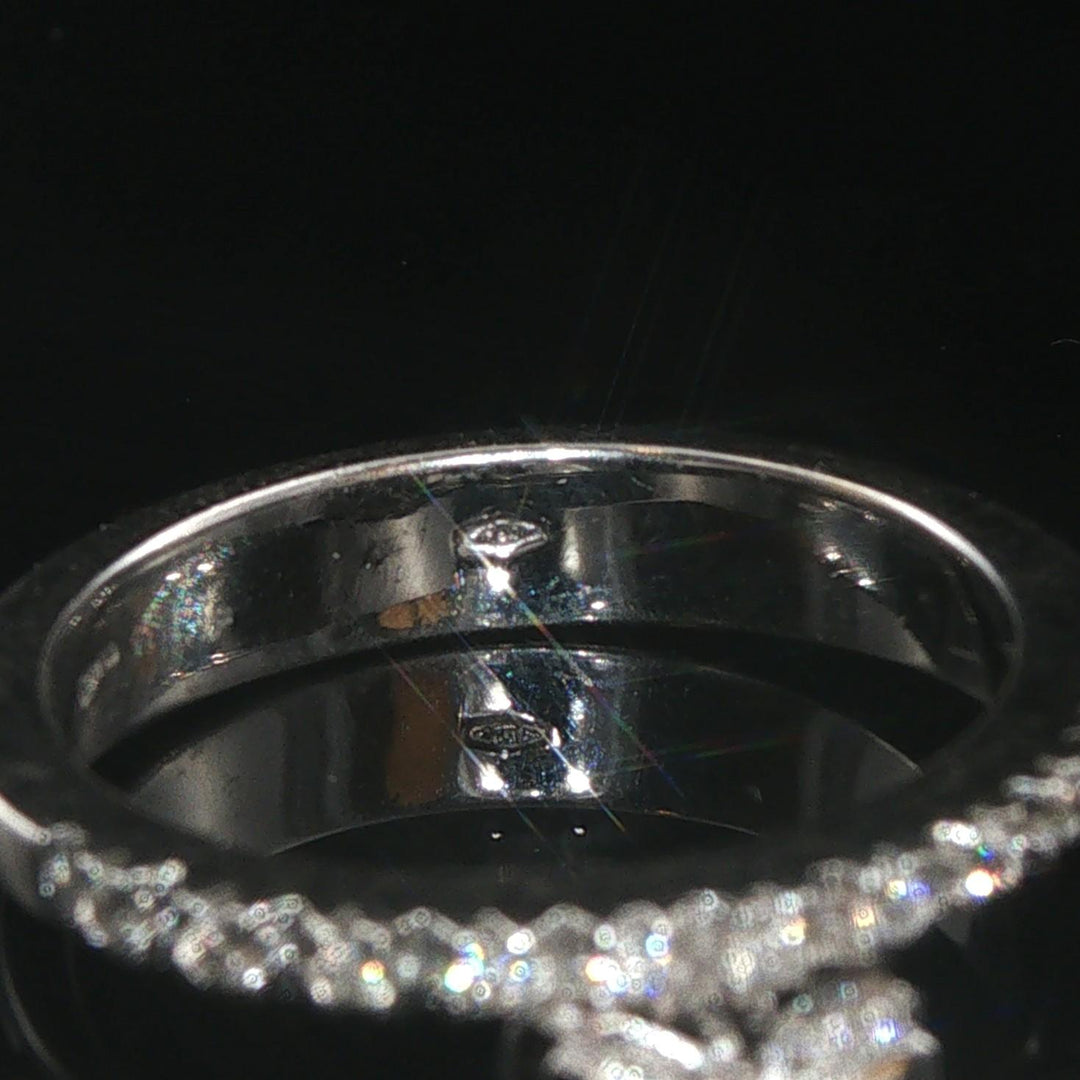 18k White Gold and 0.15cttw Diamond Butterfly Charm Band Ring Italy Size 7.5