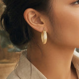 14k Yellow Gold 5.7g Hollow Thick Textured Hoop Earrings Italy 1.3"