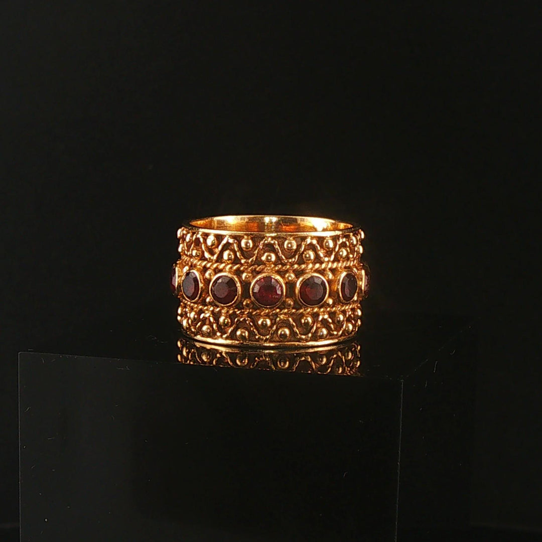 14k Yellow Gold and Garnet 7.3g Solid Vintage Ladies Band Ring Size 7
