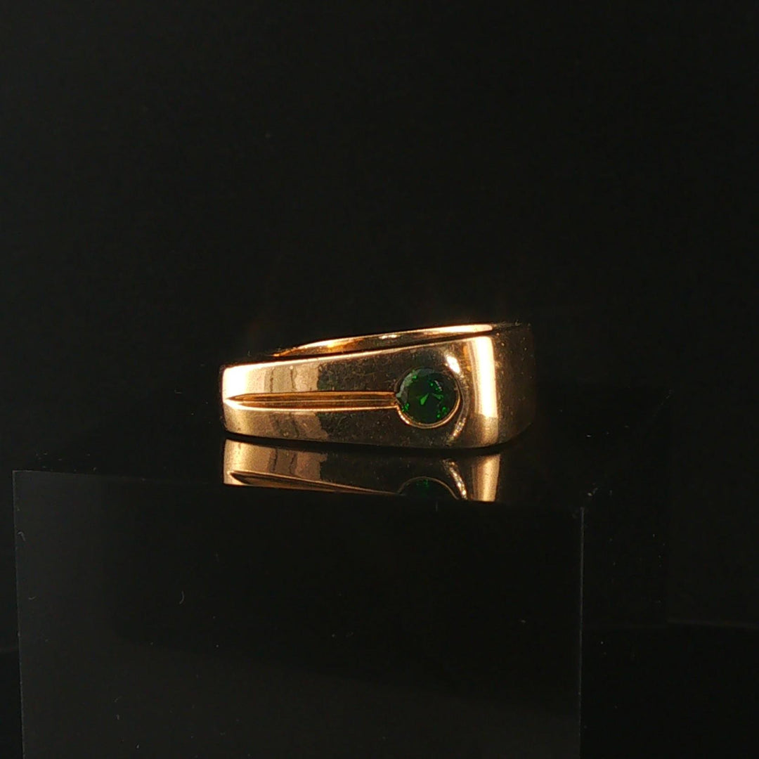 14k Yellow Gold and Emerald Men's Solid Squared Ring Size 9
