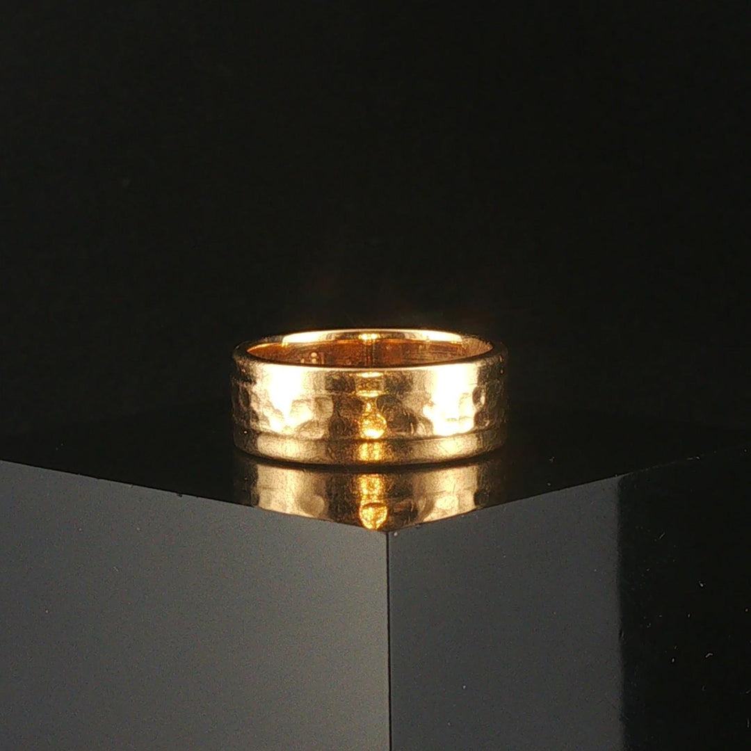 18k Yellow Gold 6.7g Vintage Solid Hammered 6.5mm Band Ring Size 5.5