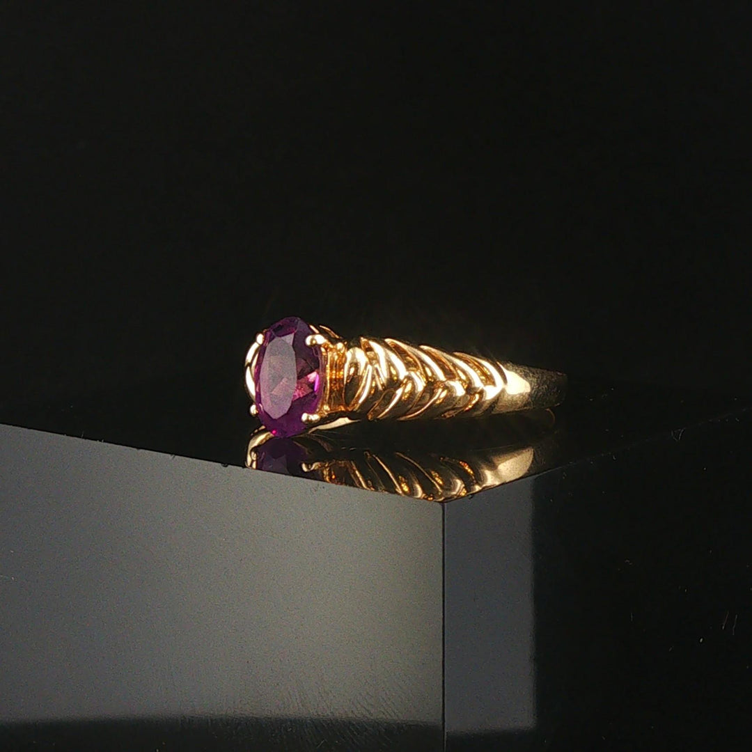 14k Yellow Gold and 1ct Oval Amethyst Ladies Ring Size 9.25