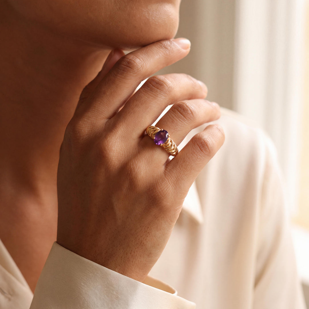 14k Yellow Gold and 1ct Oval Amethyst Ladies Ring Size 9.25