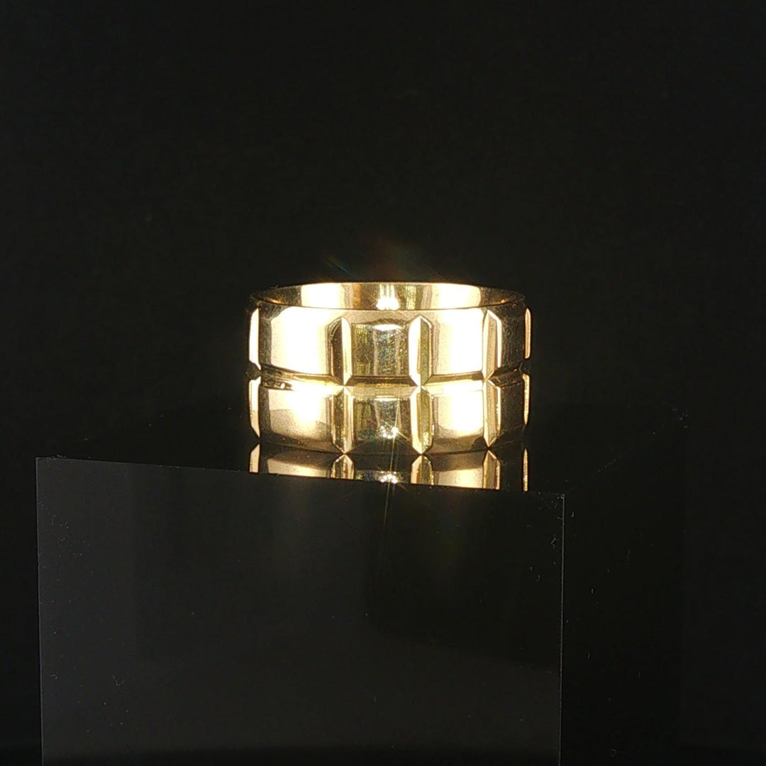 18k Yellow Gold 16.4g Solid Heavy 11mm Square Design Band Ring Size 9