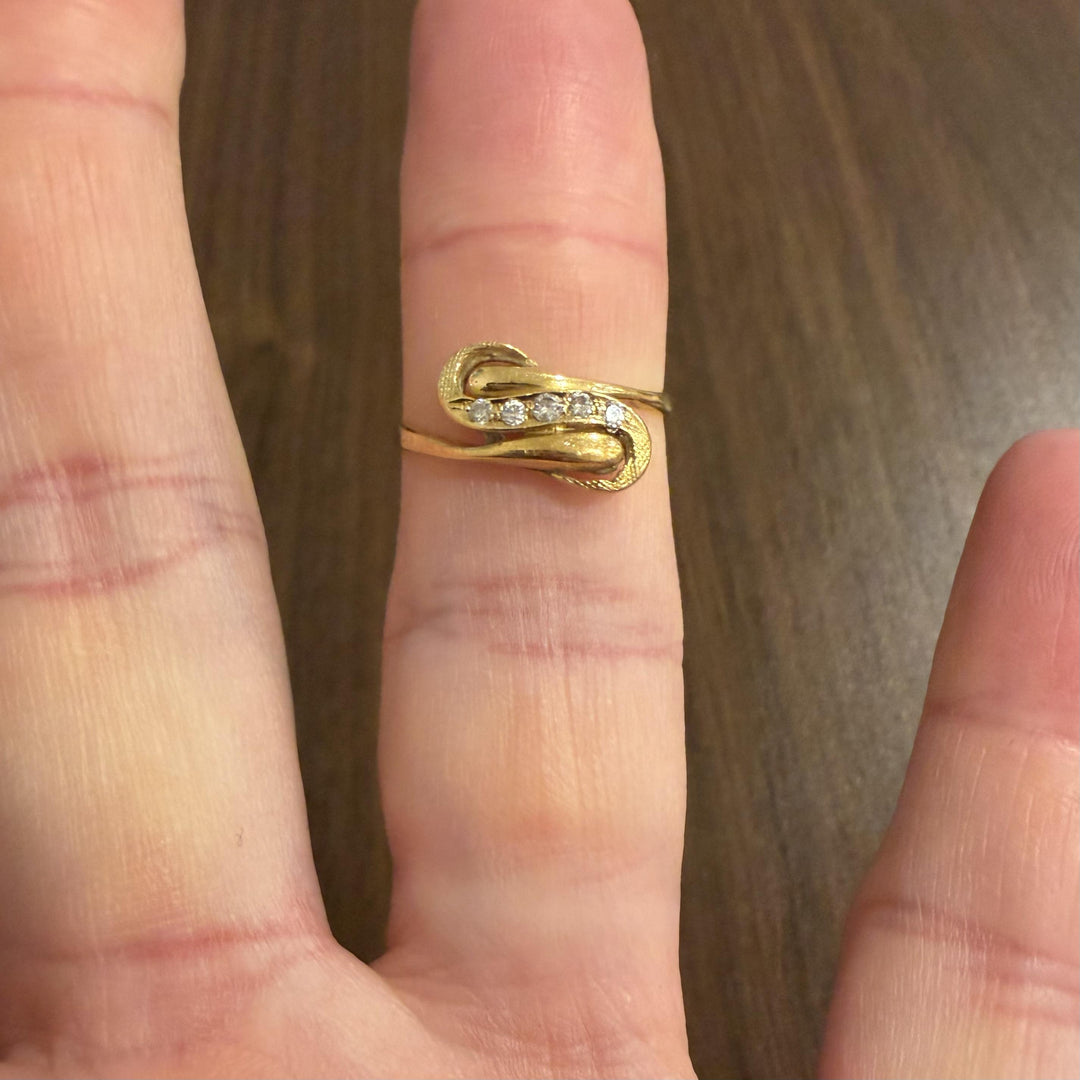 18k Yellow Gold and 0.10cttw Diamond Vintage Fancy Ring Size 6