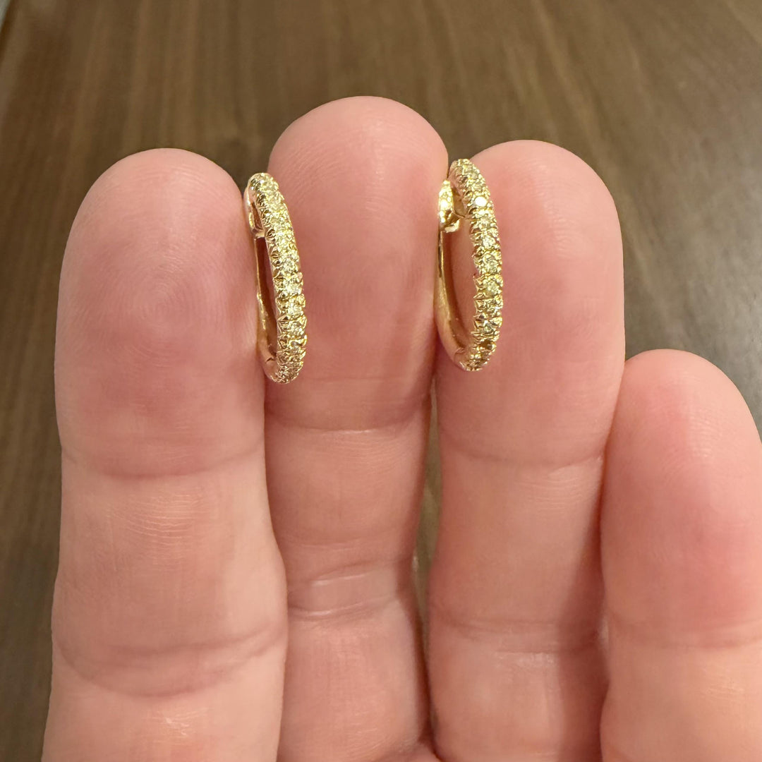 18k White Gold and 0.30cttw Diamond Small Hoop Earrings