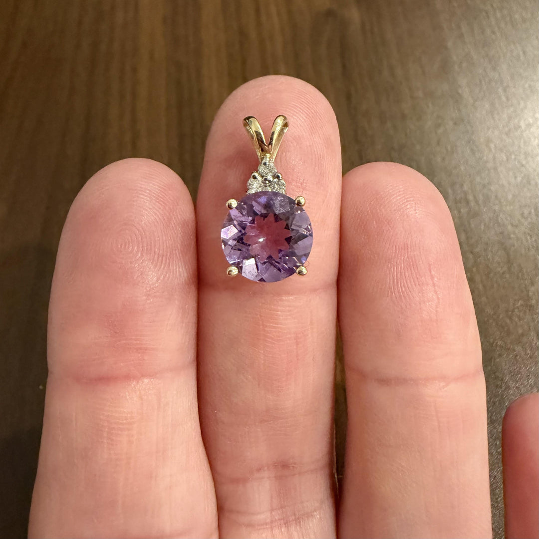 14k Yellow Gold 3.55ct Amethyst and Diamond Pendant 0.75"