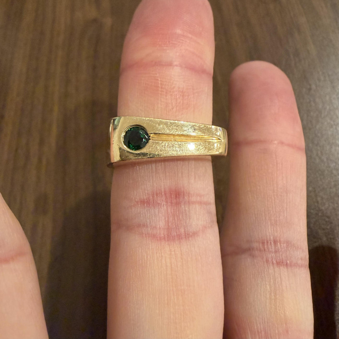 14k Yellow Gold and Emerald Men's Solid Squared Ring Size 9