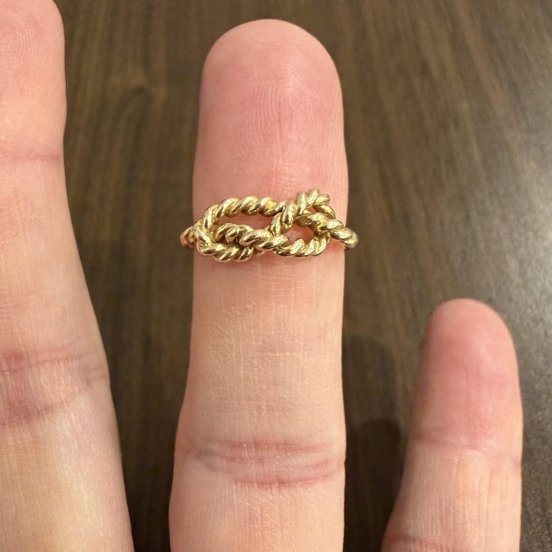 14k Yellow Gold and 3.3g Ladies Vintage Knot Rope Ring Size 6