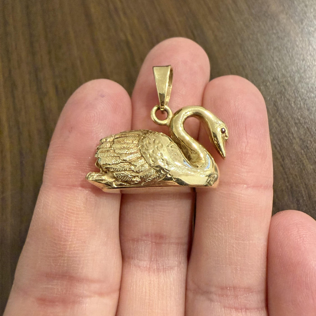Steve Wardle 14k Yellow Gold 15.5g Heavy Ruby Eyes Swan Pendant