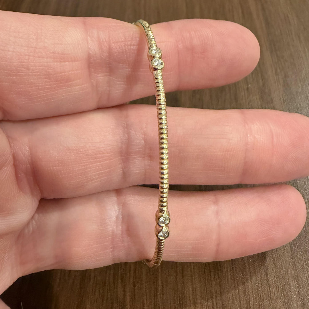 14k Yellow Gold and 0.25cttw Bezel Set Diamond Ribbed Bangle Bracelet 7.75"
