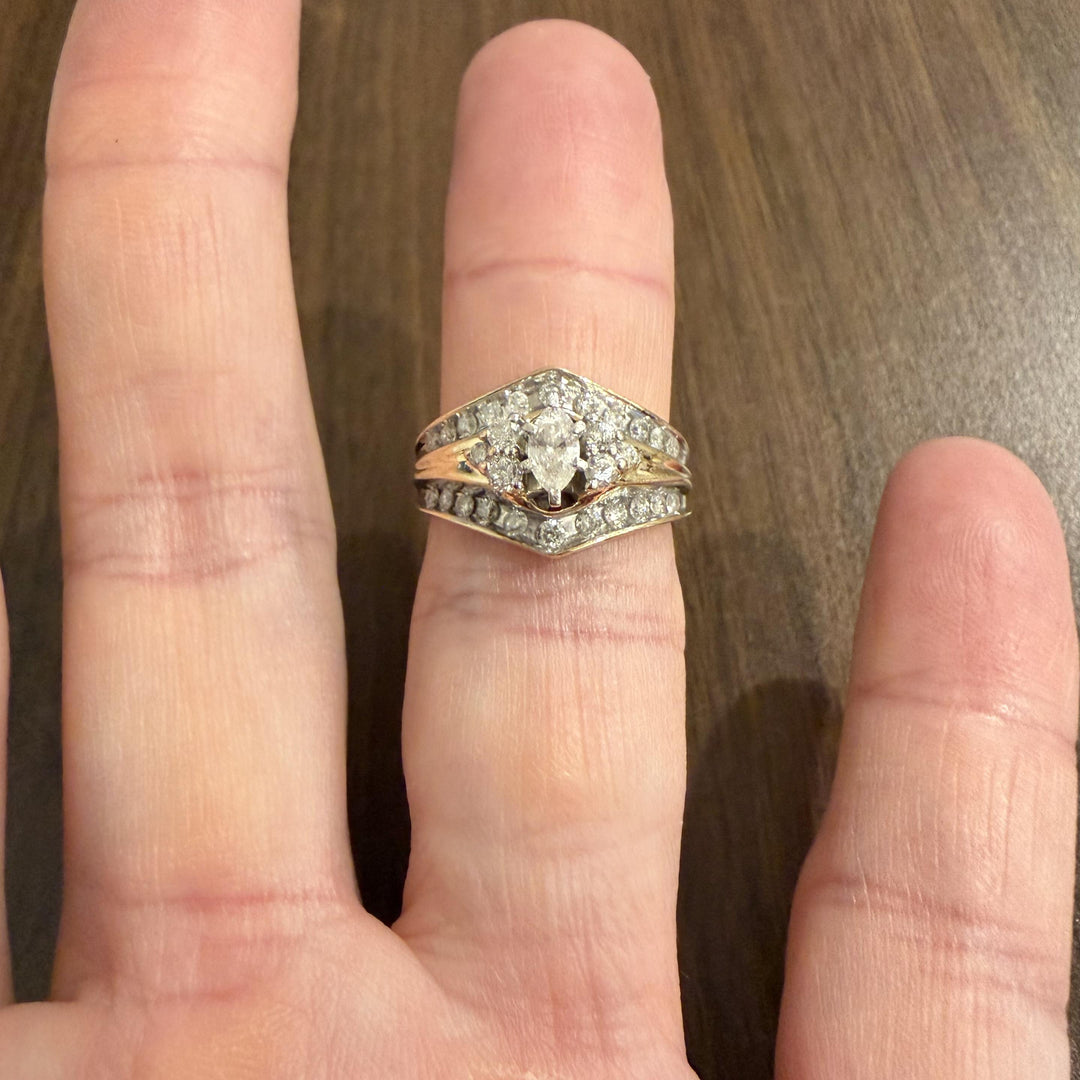 14k Yellow Gold and 1cttw Diamond Vintage Ladies Ring Size 7.25