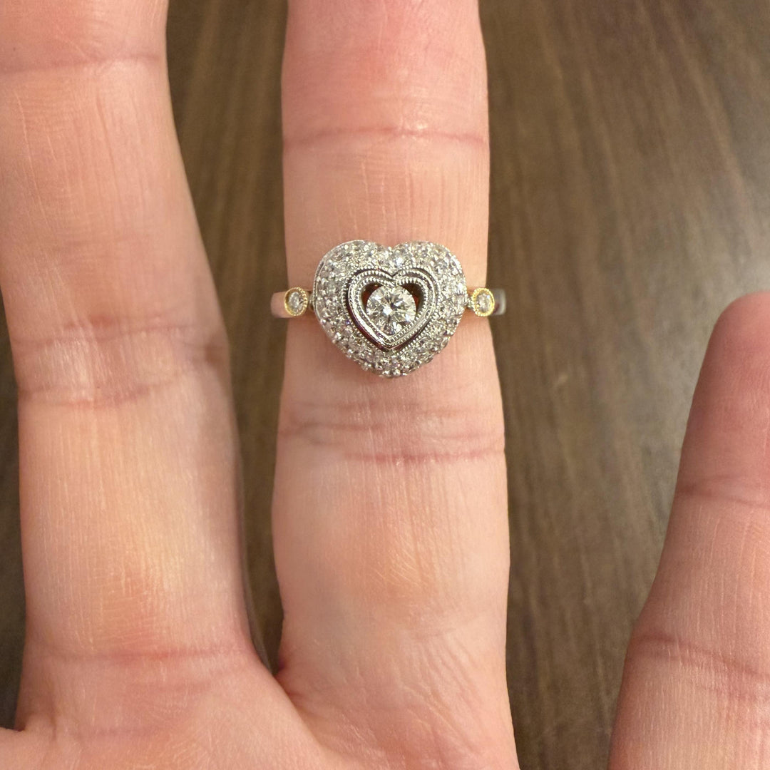 18k White and Yellow Gold 0.85cttw Diamond Fancy Heart Ring Size 7