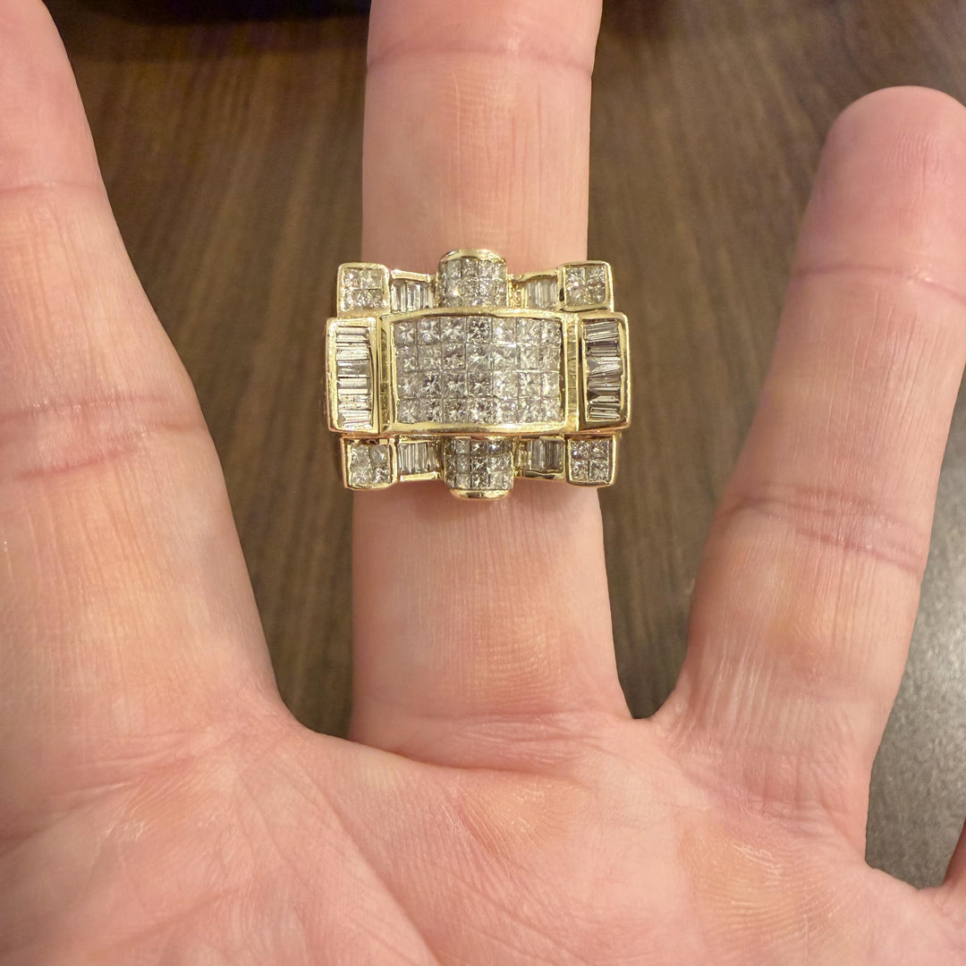 14k Yellow Gold and 1.75cttw Diamond Men's Large Ring Size 11