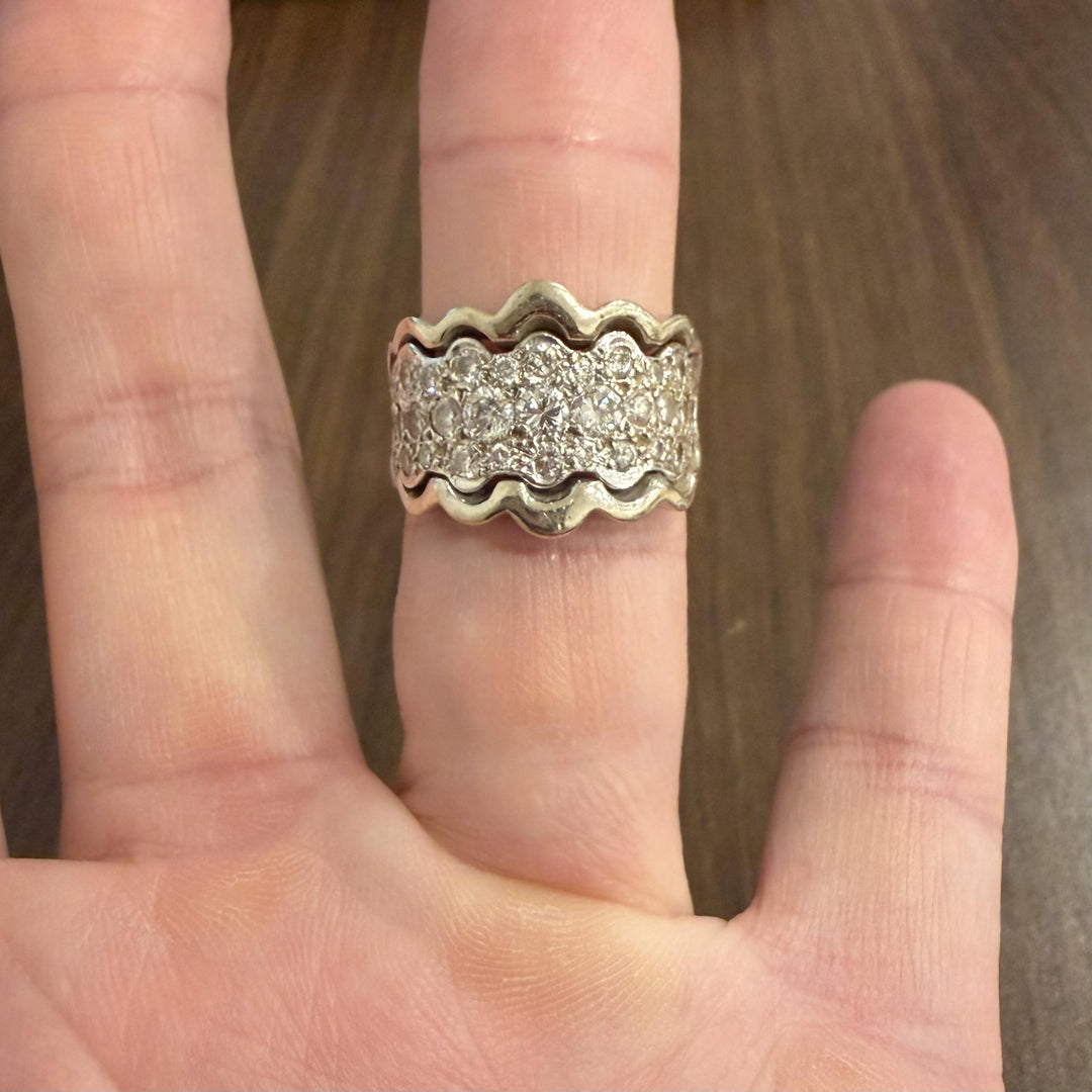 14k White Gold and 1cttw Diamond Vintage Ladies Band Ring Size 8