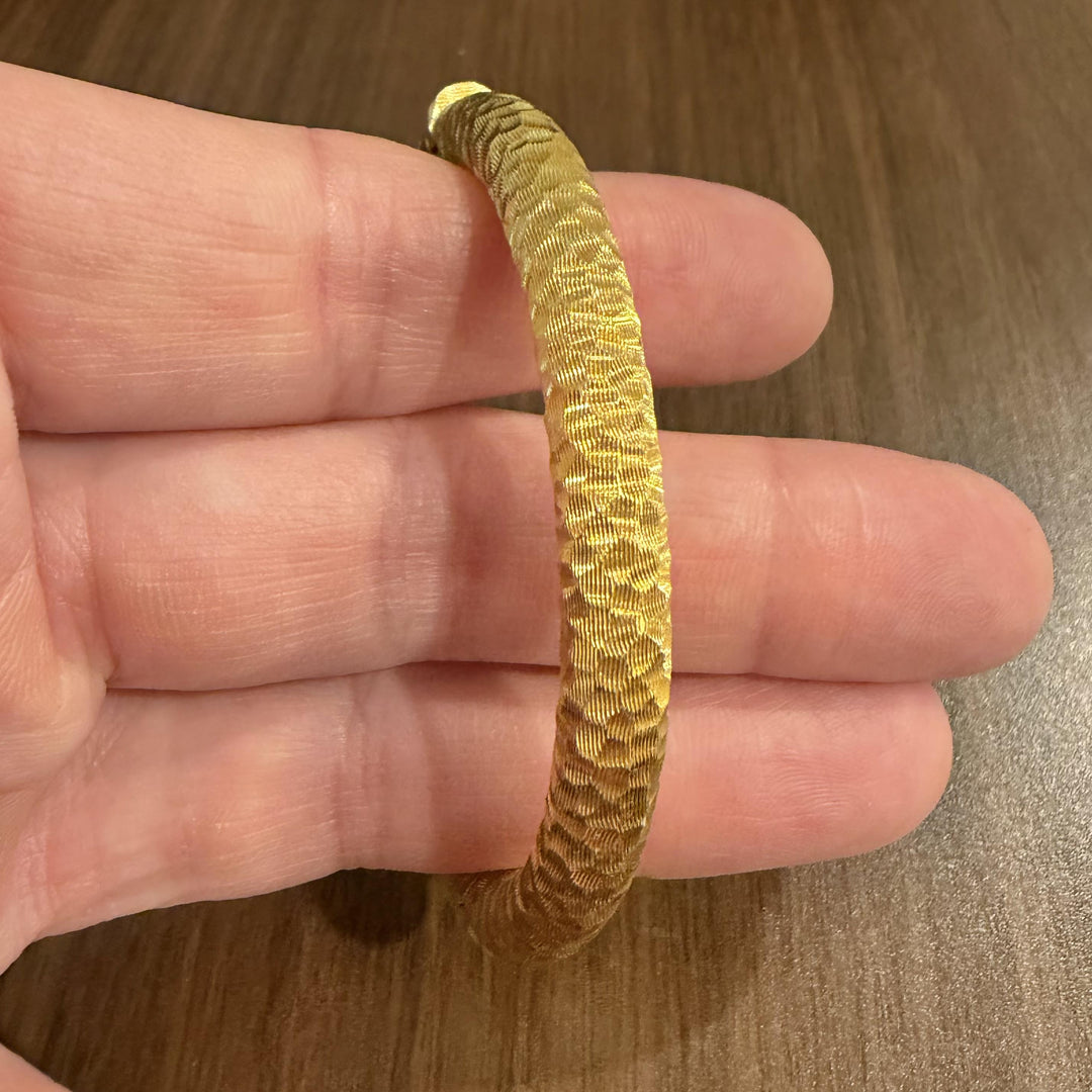 14k Yellow Gold 14.6g Ladies Textured 7.5mm Hammered Bangle Bracelet Italy 6.5"
