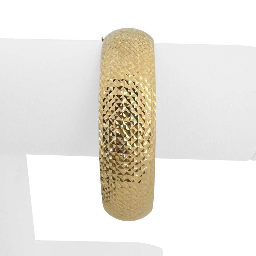14k Yellow Gold 20.6g Ladies Diamond Cut 17mm Thick Bangle Bracelet 7.5"