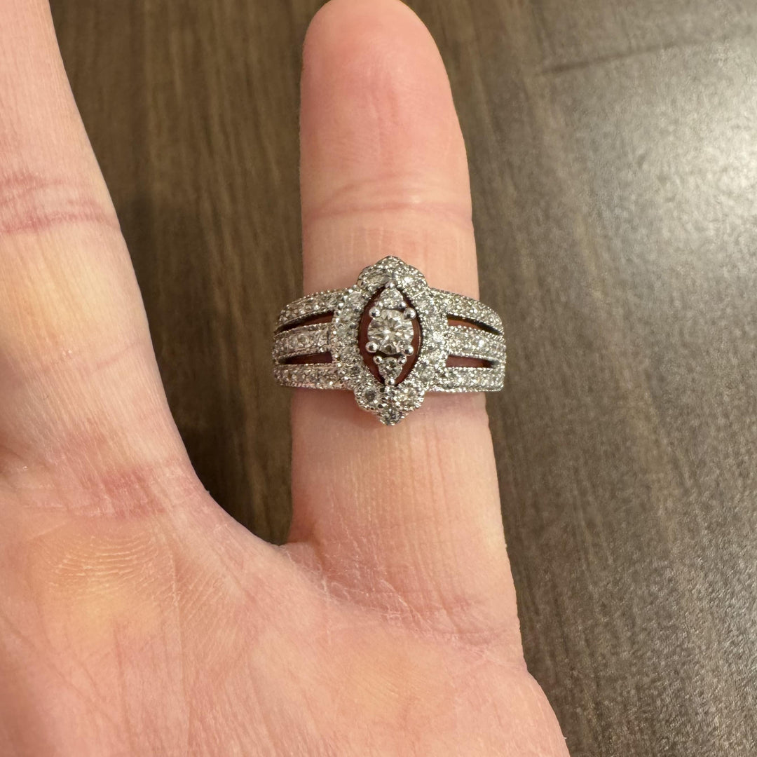 14k White Gold and 0.80cttw Diamond Ladies Ring Size 7.75