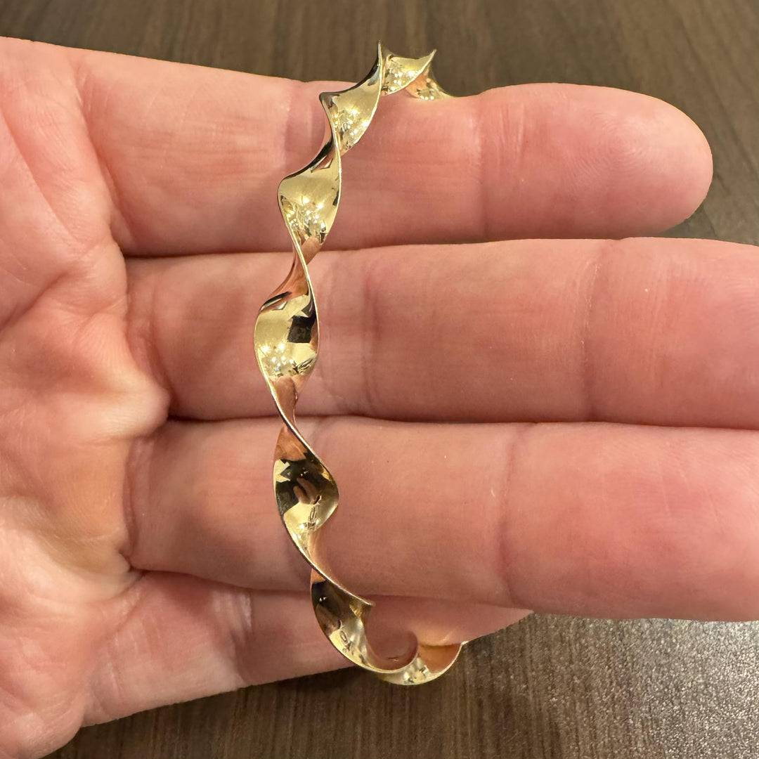 14k Yellow Gold 8.6g Hollow Light 6mm Twisted Spiral Bangle Bracelet 7.5"