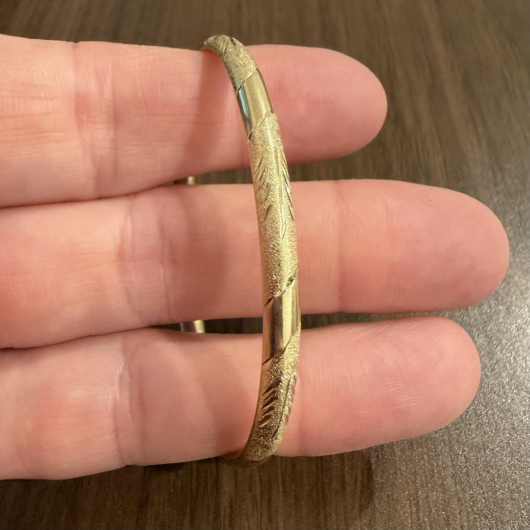 14k Yellow Gold 4.7g Vintage 4.5mm Floral Bangle Bracelet 7"