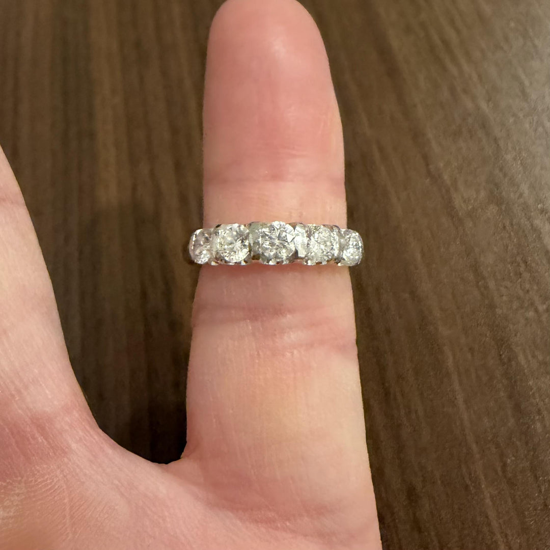 14k White Gold and 1cttw Five Diamond Vintage Band Ring Size 6