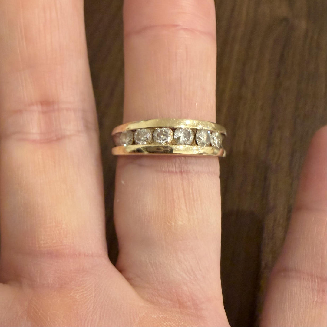 14k Yellow Gold and 1cttw Diamond Men's Band Ring Size 9.25