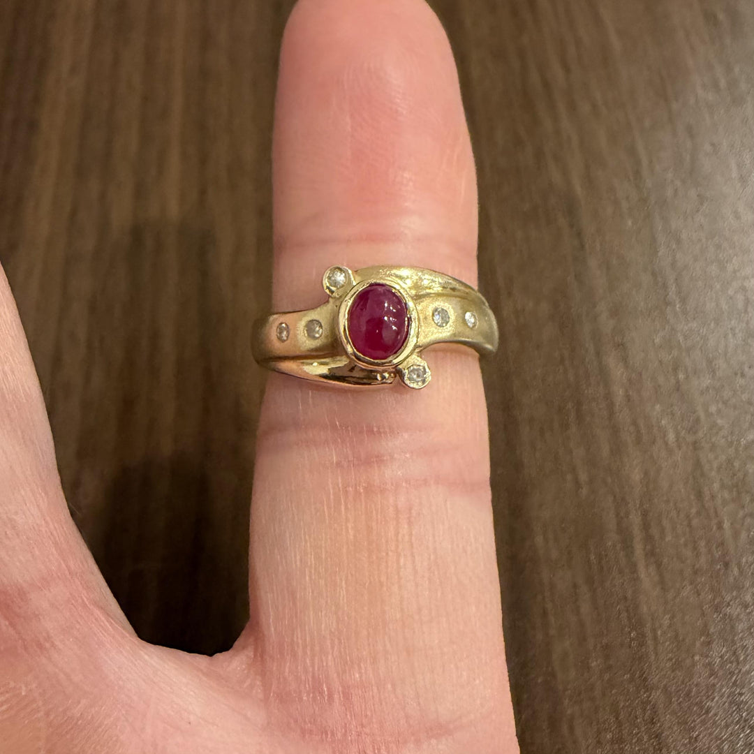14k Yellow Gold Cabochon Ruby and Diamond Vintage Ring Size 5.25