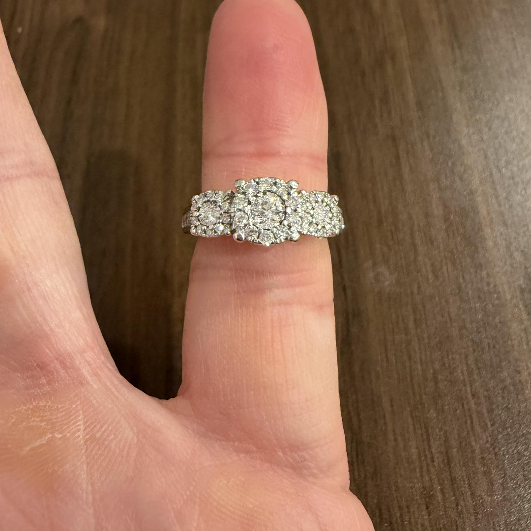 14k White Gold and 0.60cttw Three Diamond Cluster Ring Size 5.5