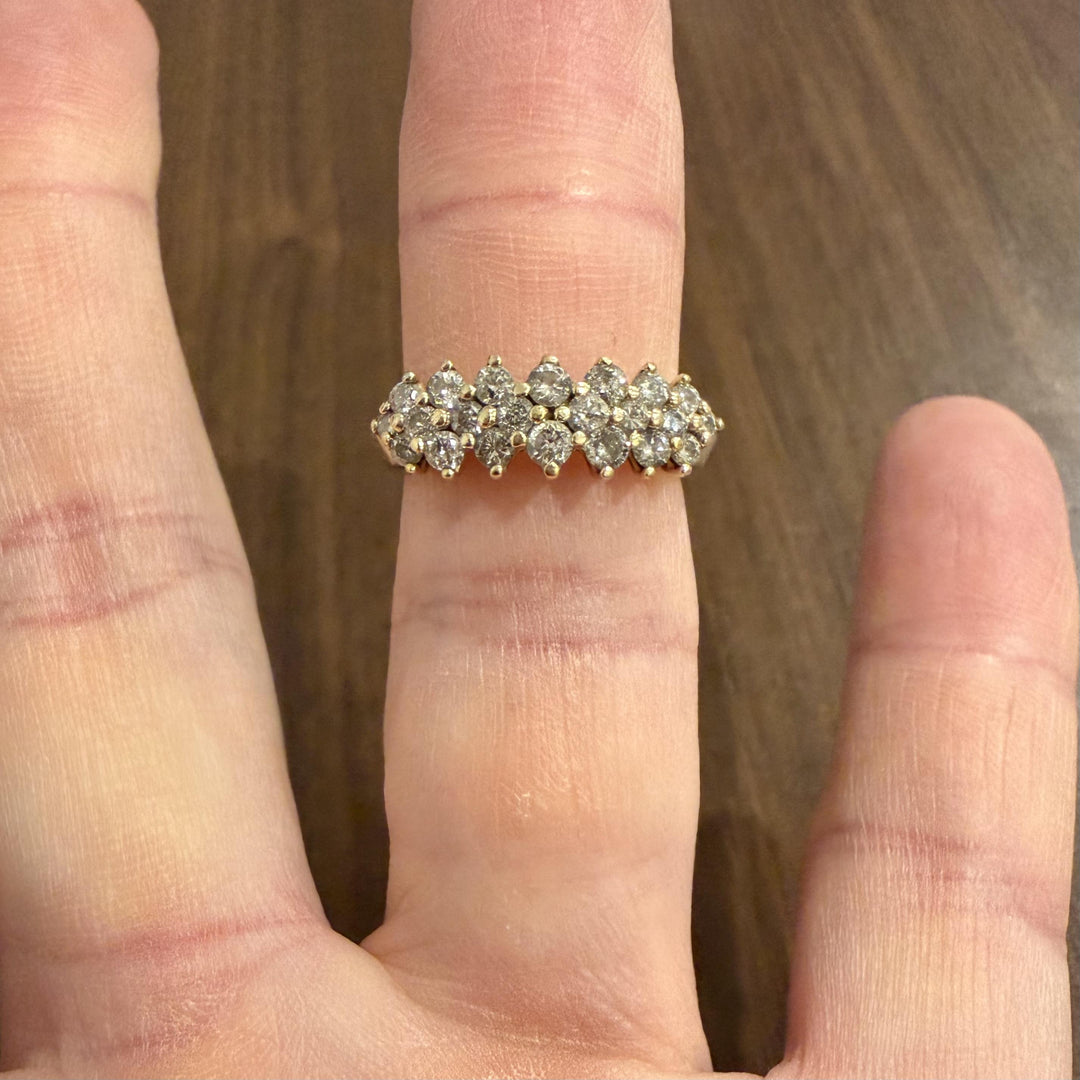 14k White Gold and 0.75cttw Diamond Vintage Cluster Band Ring Size 6
