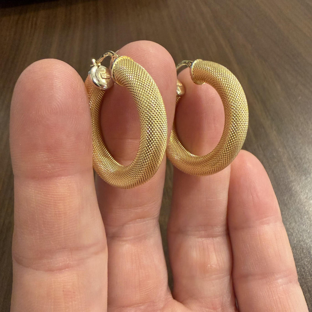 14k Yellow Gold 5.7g Hollow Thick Textured Hoop Earrings Italy 1.3"
