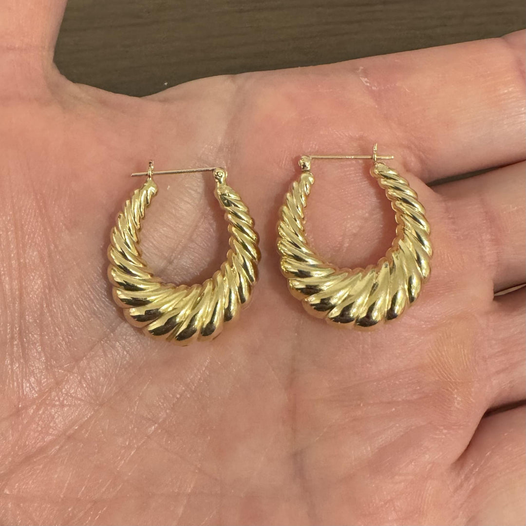 14k Yellow Gold 4g Ladies Ribbed Shrimp Hoop Earrings