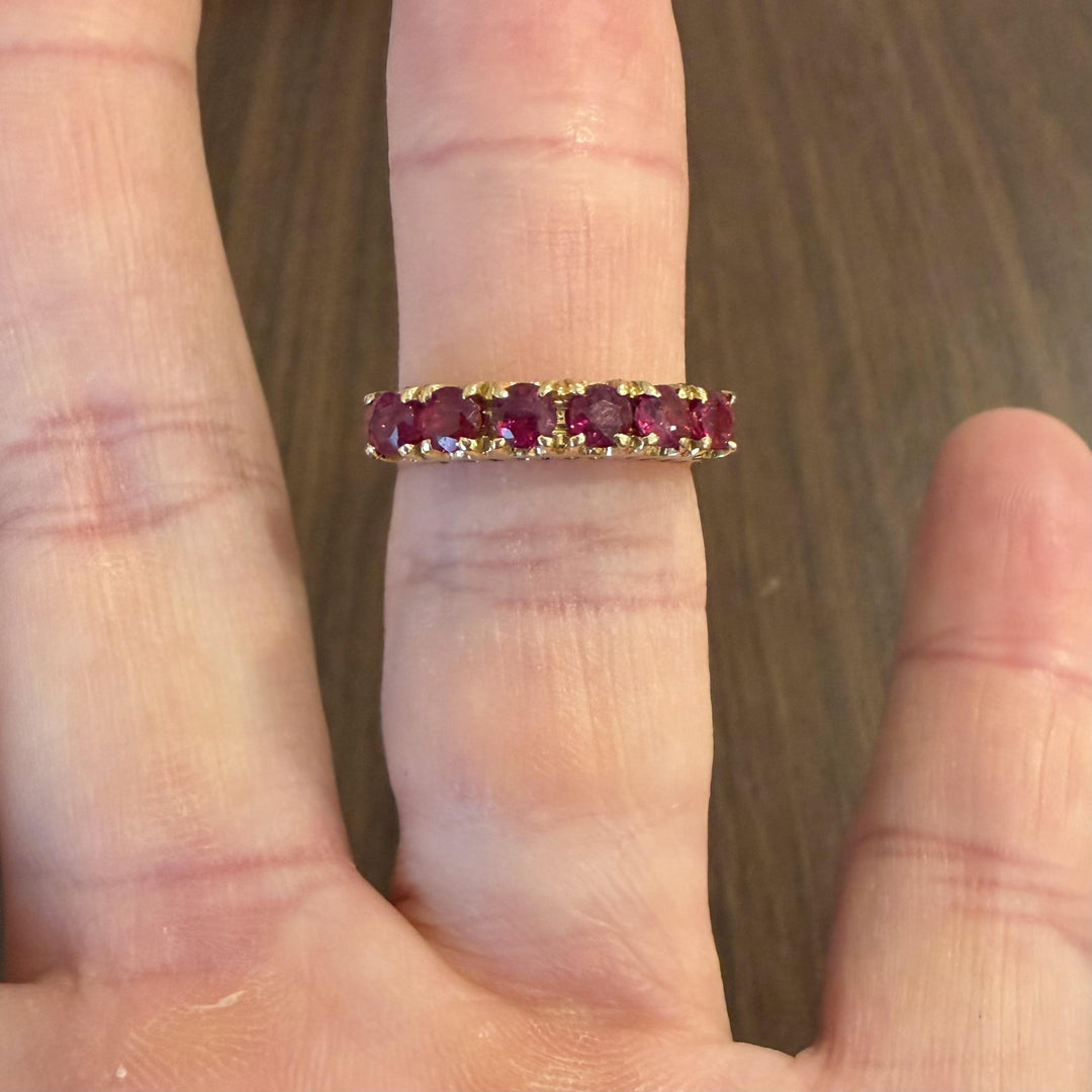 18k Yellow Gold and 1cttw Round Vintage Ladies Band Ring Size 8.25