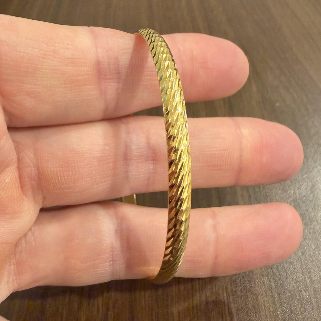18k Yellow Gold 9g Solid Vintage 4.5mm Diamond Cut Bangle Bracelet 7.85"
