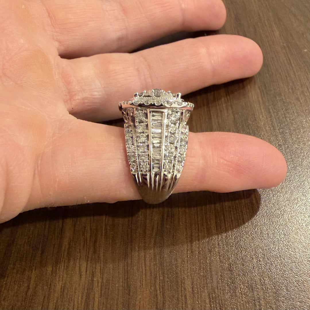 14k White Gold and 3cttw Diamond Large Cluster Ring Size 7