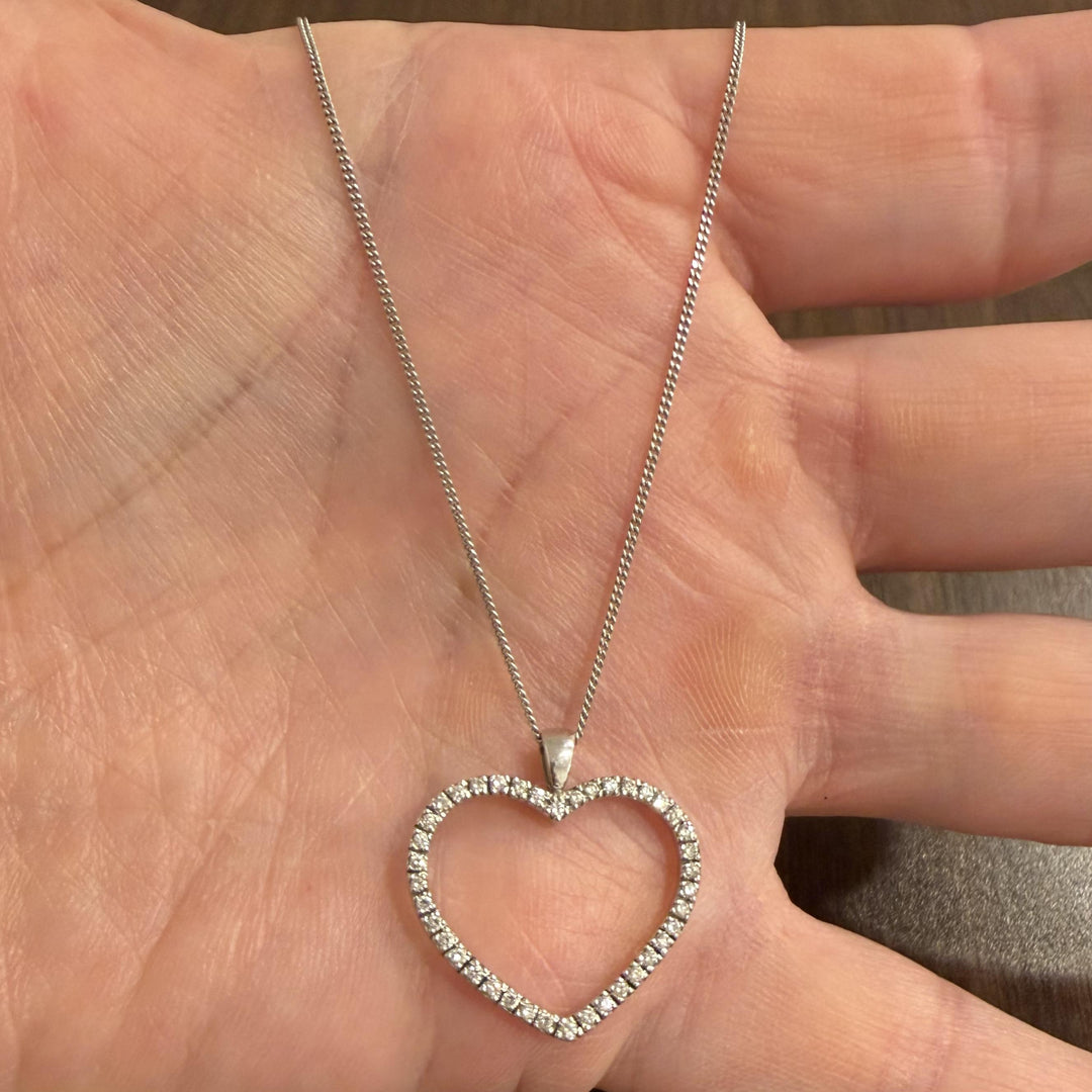 14k White Gold and 0.40cttw Diamond Heart Pendant Necklace 18"