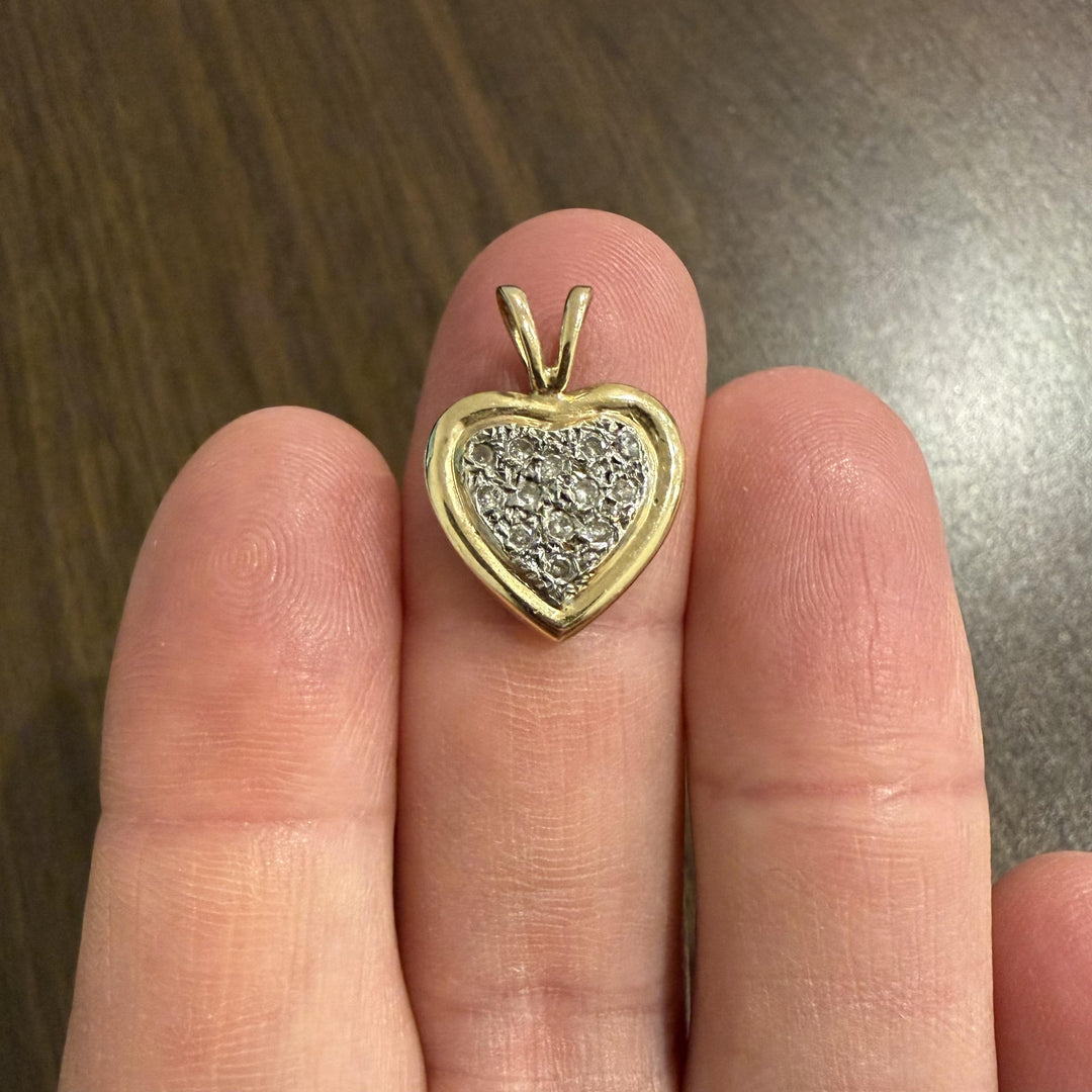 14k Yellow and White Gold 0.25cttw Diamond Vintage Heart Pendant