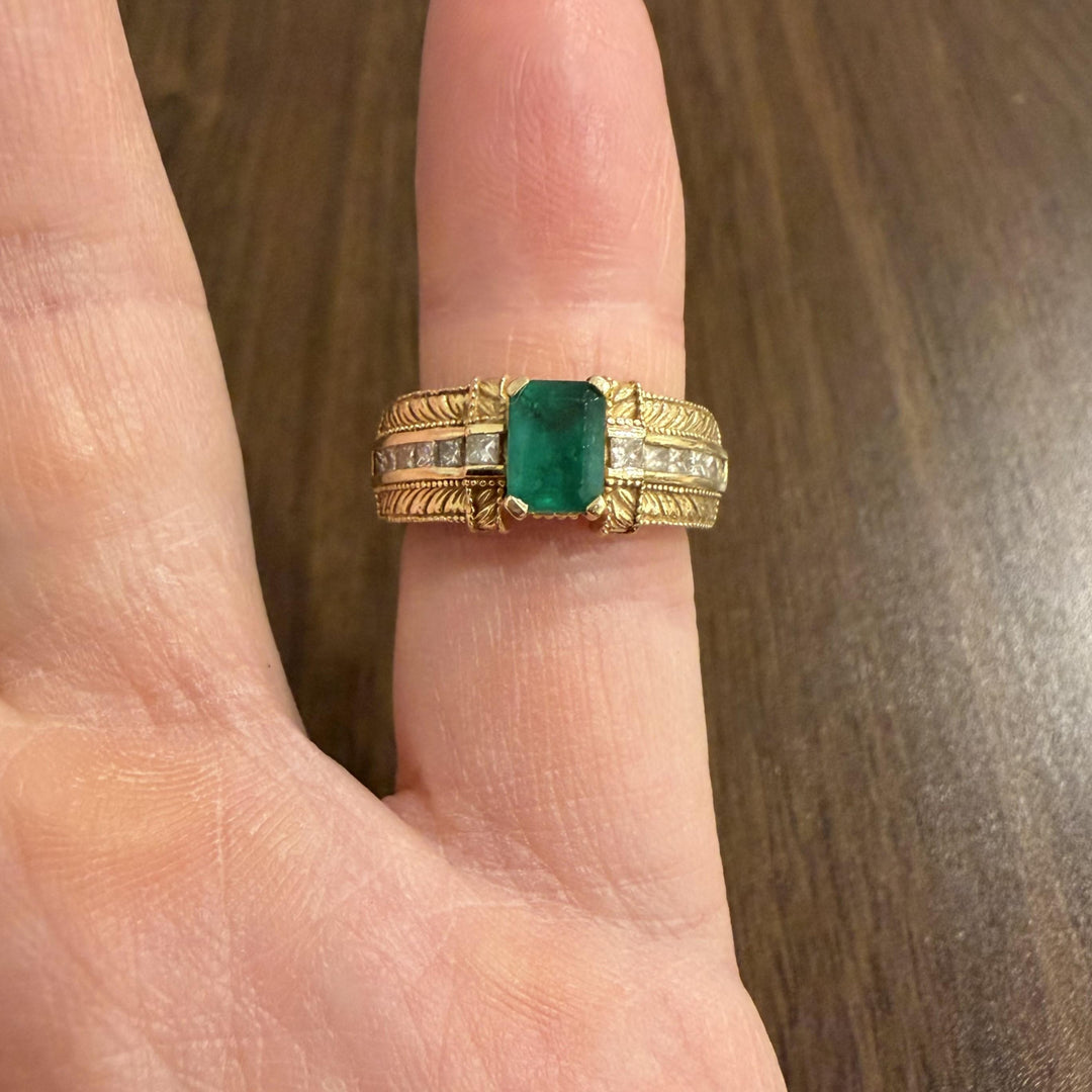 Effy 14k Yellow Gold Emerald and Diamond 9g Solid Ring Size 7