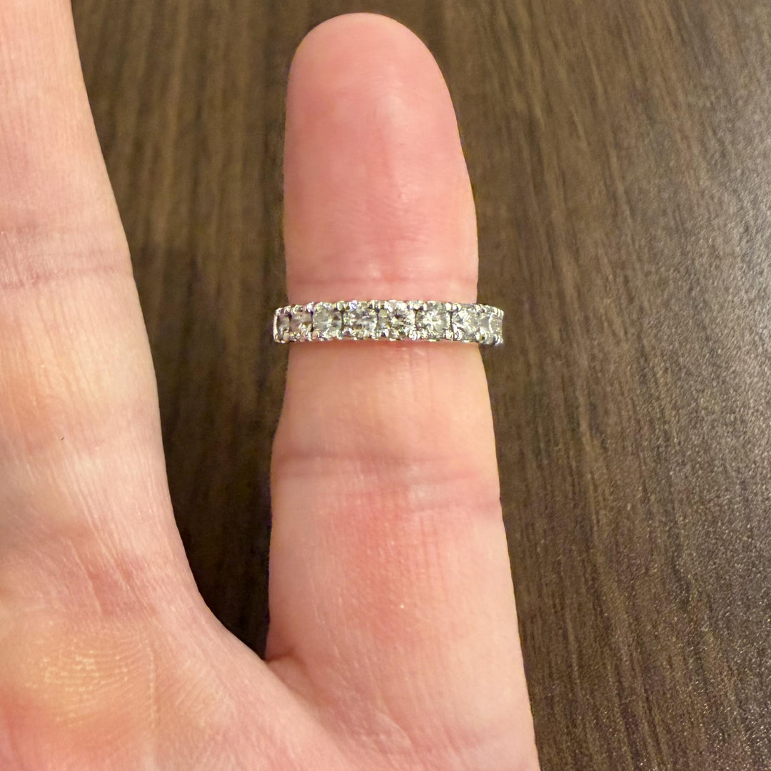 14k White Gold and 1cttw Diamond Half Eternity Band Ring Size 4.5