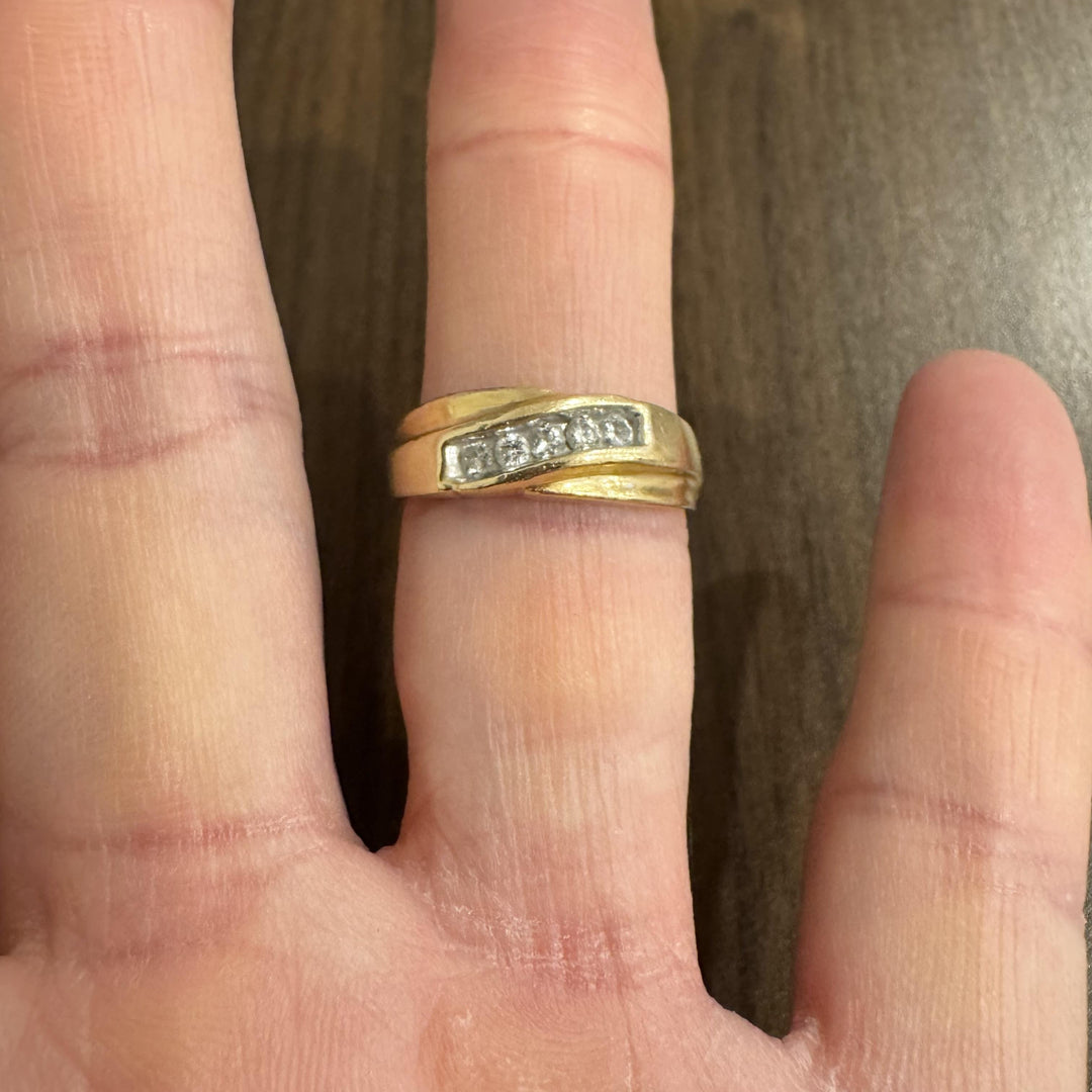 14k Yellow Gold and 0.20cttw Diamond Vintage Band Ring Size 9.25