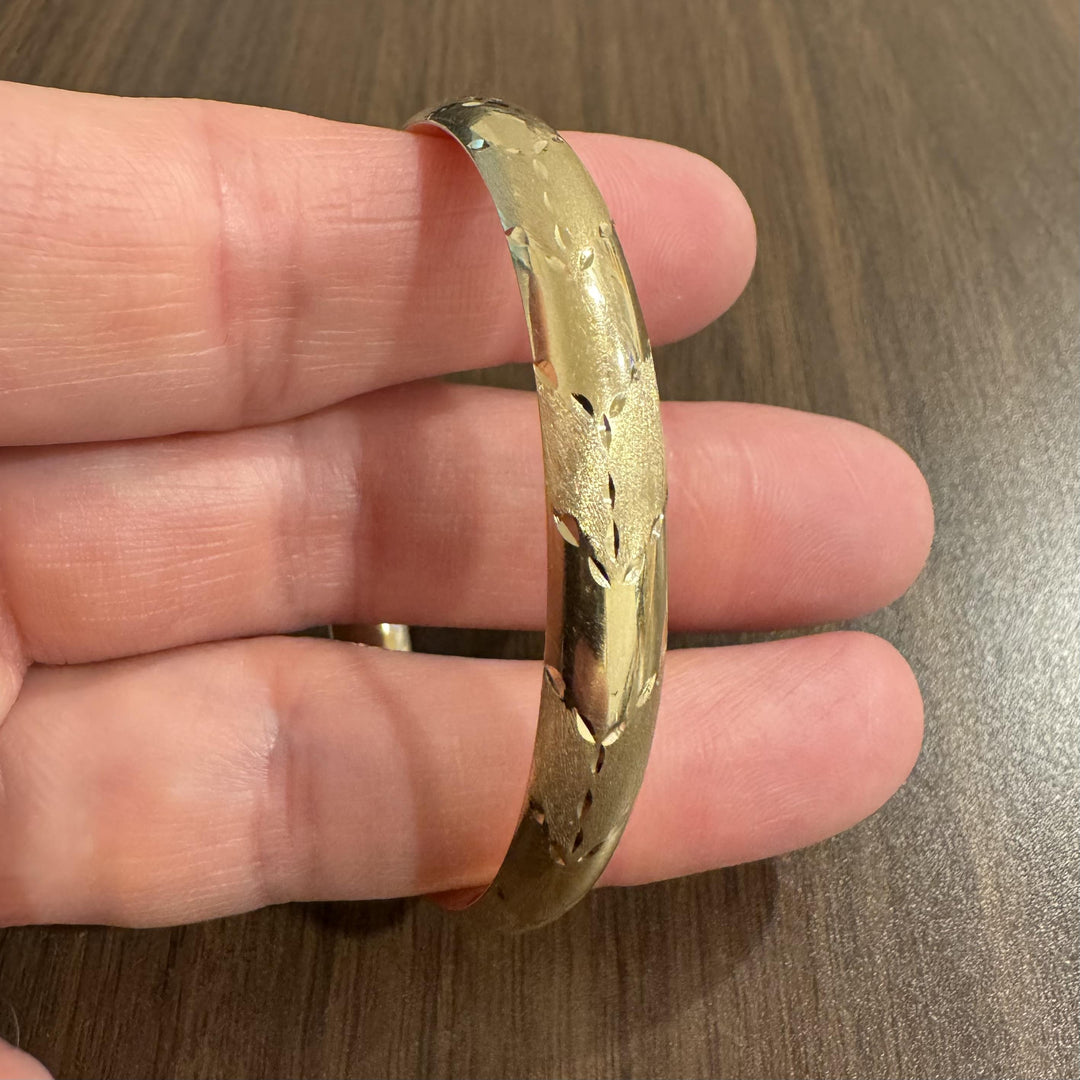 14k Yellow Gold 10g Diamond Cut Striped 8mm Bangle Bracelet 7.25"