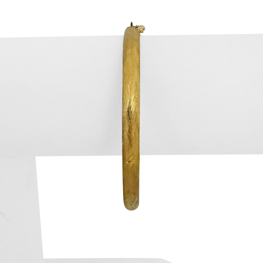 18k Yellow Gold 11g Vintage Satin Finish Floral Bangle Bracelet 7.25"