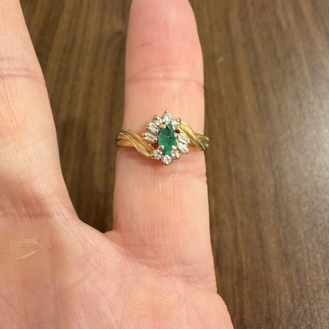 14k Yellow Gold Emerald and Diamond Ladies Vintage Ring Size 6.5