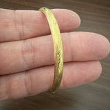 18k Yellow Gold 11g Vintage Satin Finish Floral Bangle Bracelet 7.25"