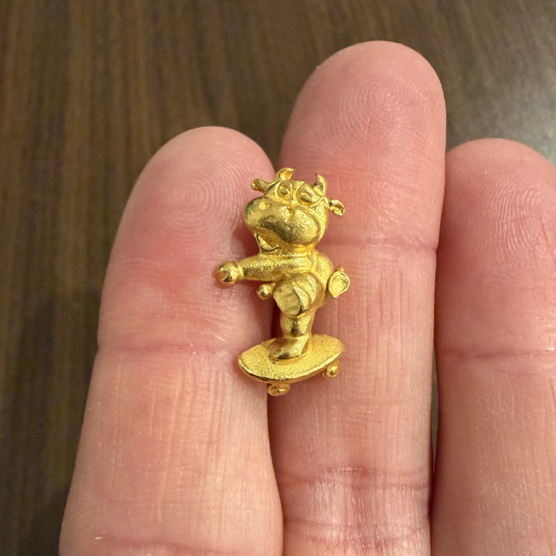 24k Pure Yellow Gold 5.2g Solid Pig on a Skateboard Pendant