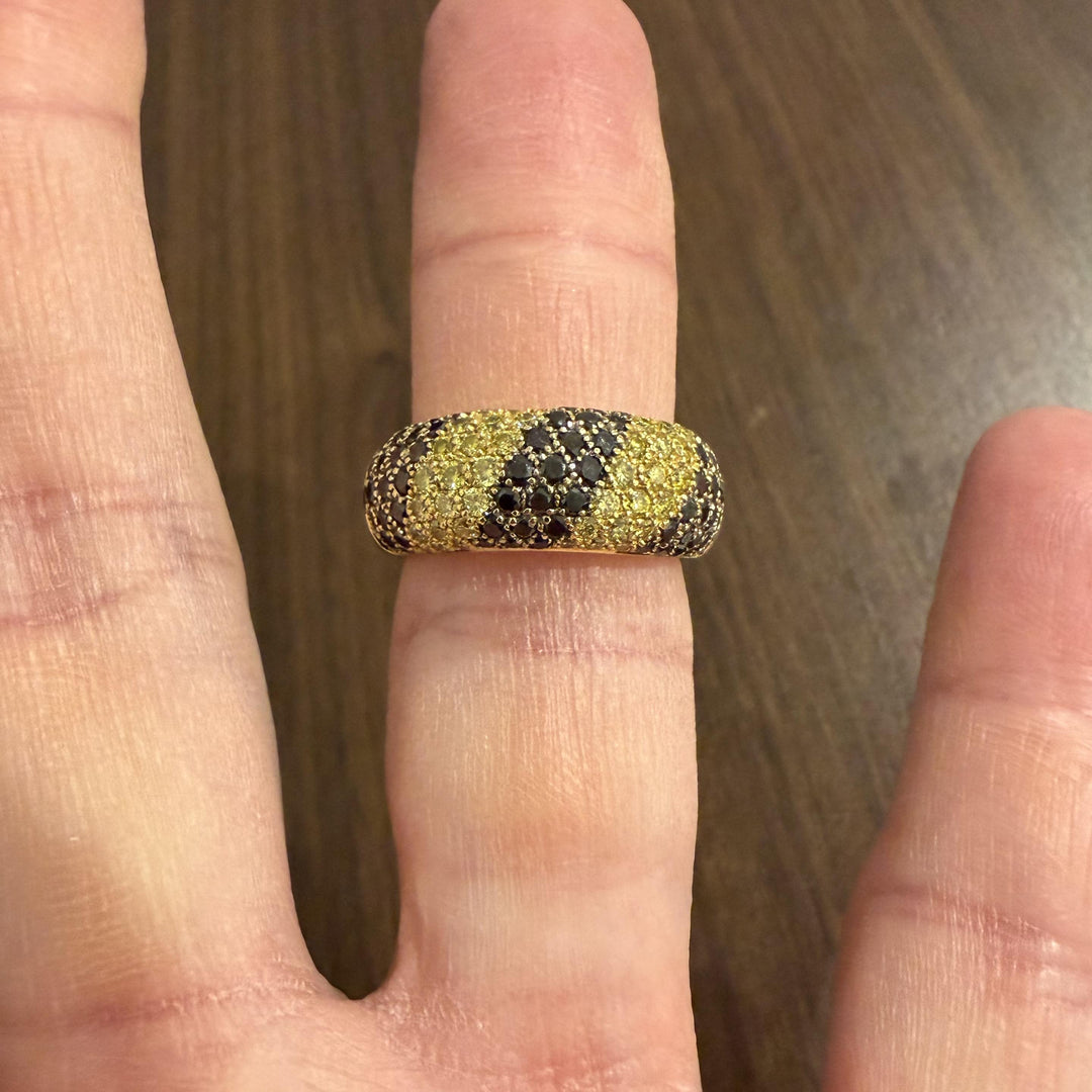 18k Yellow Gold and 1cttw Blue and Yellow Diamond Heavy Band Ring Size 7.5