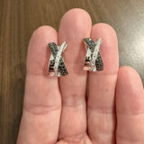 14k White Gold and 0.20cttw White and Black Diamond Huggie Earrings