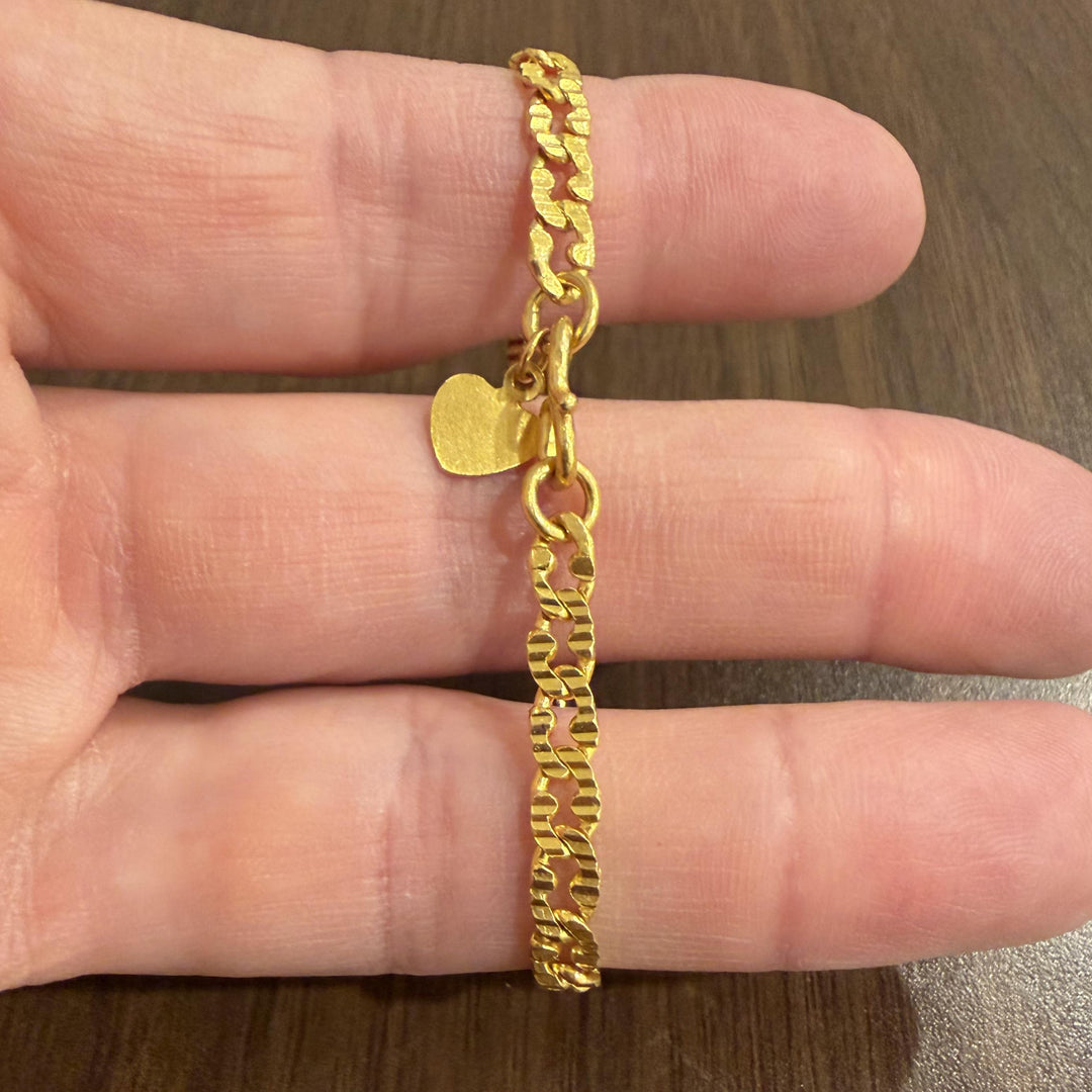 24k Pure Yellow Gold 11.8g Diamond Cut Curb Link Bracelet with Heart Charm 6.25"