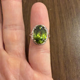 14k White Gold and Peridot Greek Key Design Ring Size 4.75