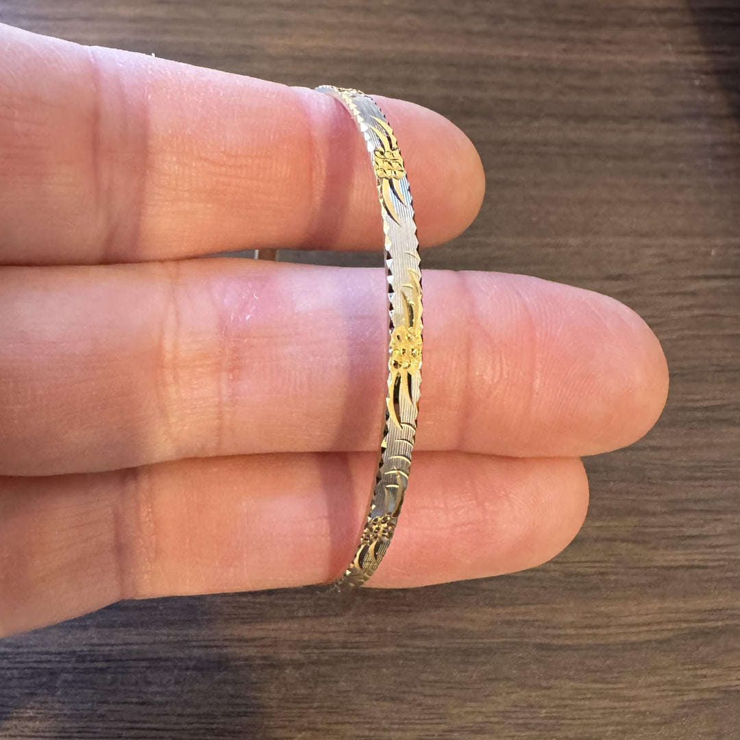 21k Yellow and White Gold 10.6g Solid Fancy Bangle Bracelet 7"