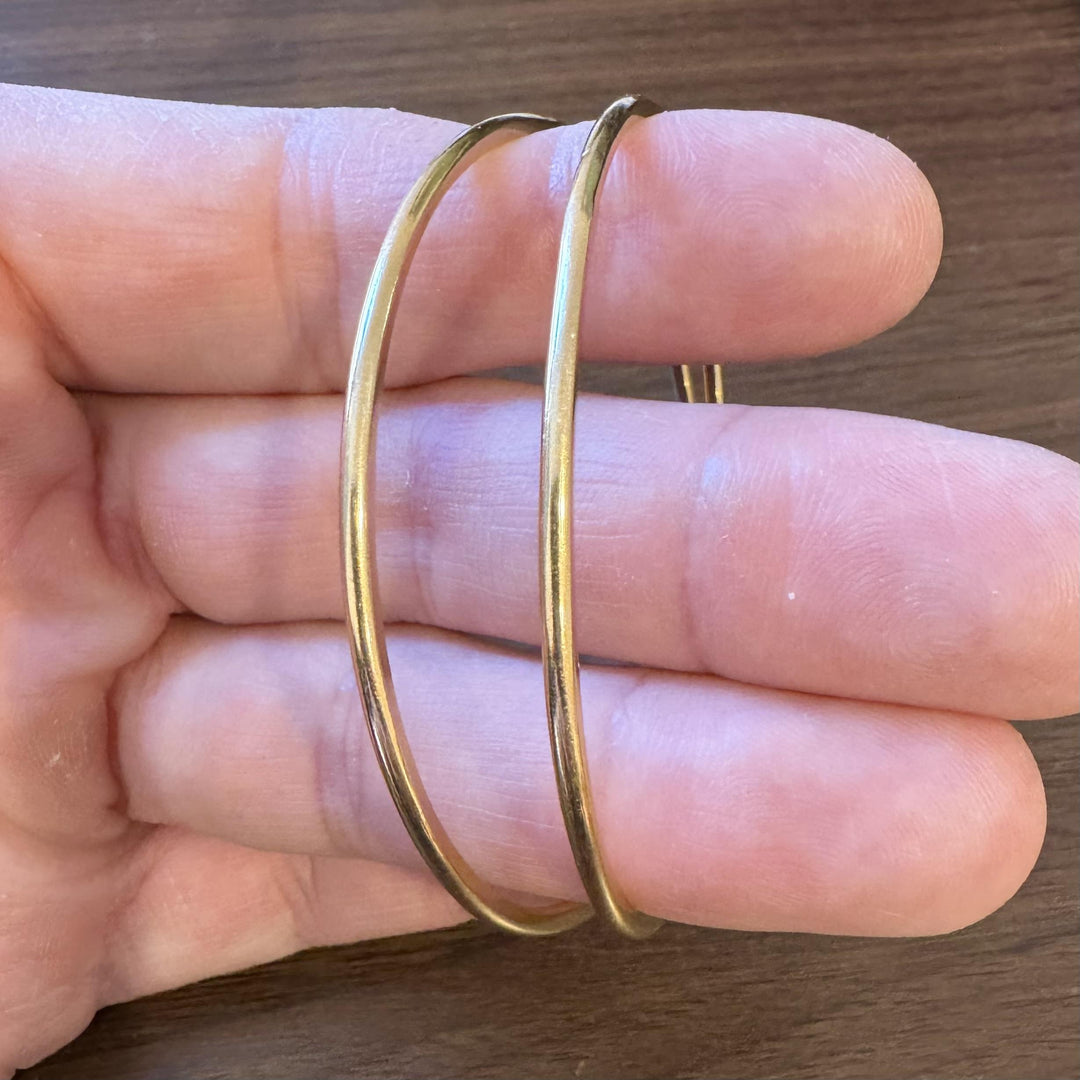 Pair of 18k Yellow Gold 24.5g Solid Heavy 2mm Round Bangle Bracelets 7.85"